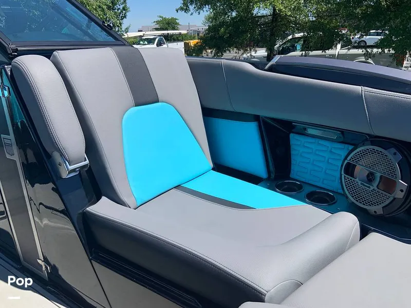 Slide: The Image of Mastercraft X22 2022 - 16574566