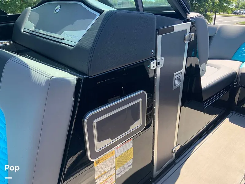 Slide: The Image of Mastercraft X22 2022 - 16574507