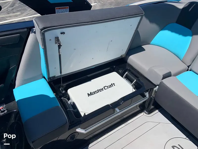 Slide: The Image of Mastercraft X22 2022 - 16574590