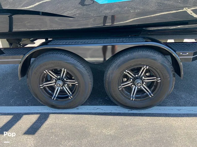 Slide: The Image of Mastercraft X22 2022 - 16574648
