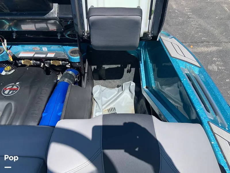 Slide: The Image of Mastercraft X22 2022 - 16574596