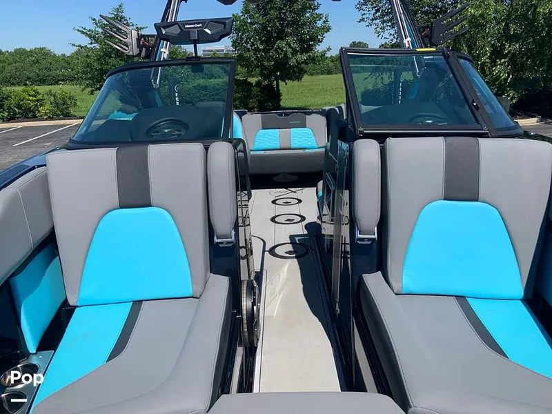 Slide: The Image of Mastercraft X22 2022 - 16572878