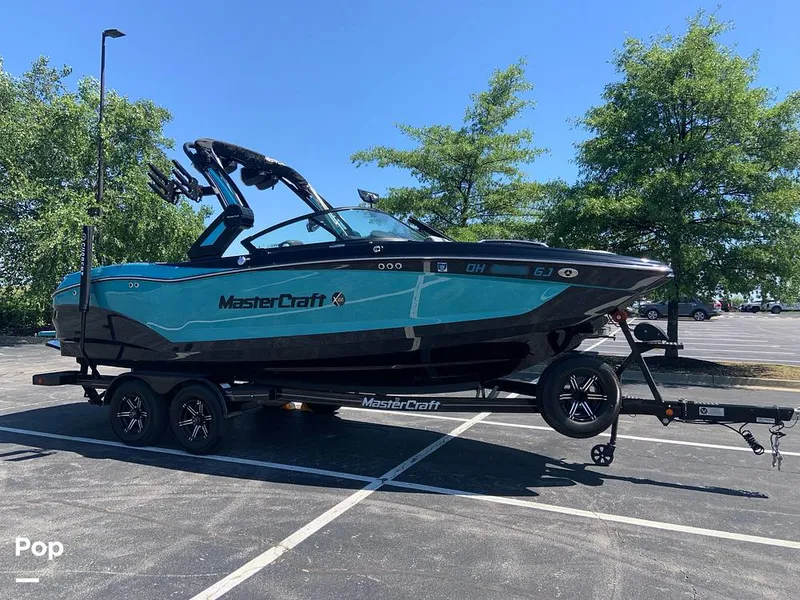 Slide: The Image of Mastercraft X22 2022 - 16572873