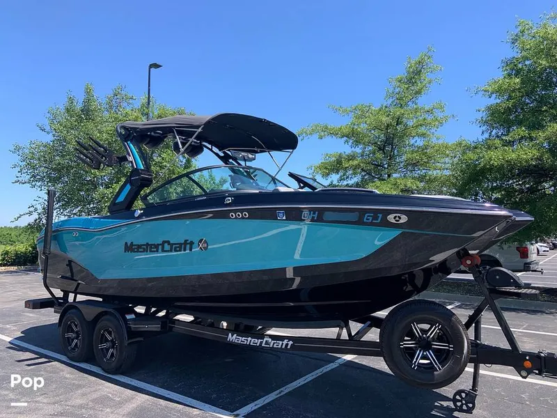 Slide: The Image of Mastercraft X22 2022 - 16572876