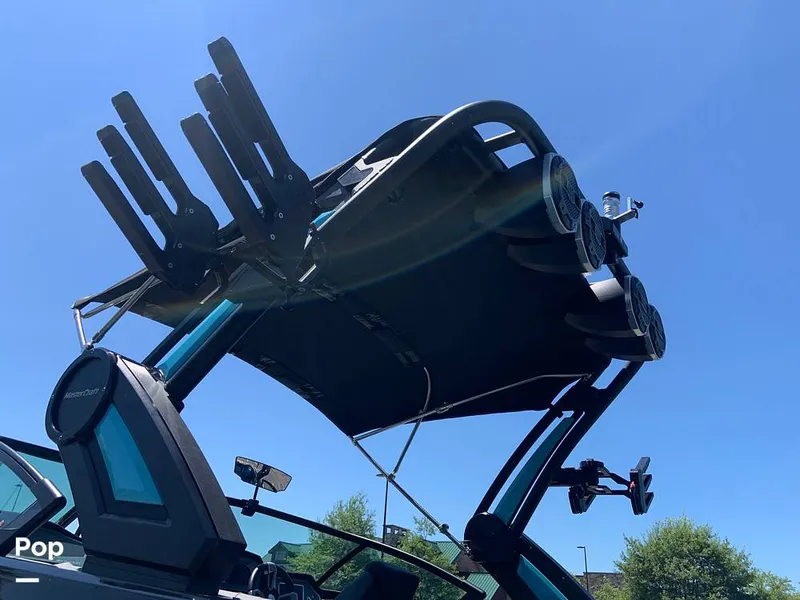 Slide: The Image of Mastercraft X22 2022 - 16572856