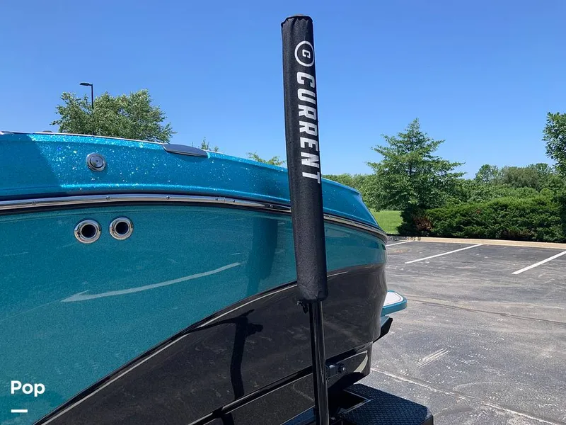 Slide: The Image of Mastercraft X22 2022 - 16574634