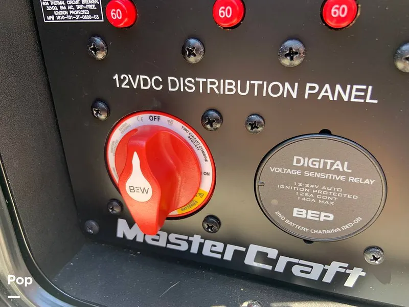 Slide: The Image of Mastercraft X22 2022 - 16574560