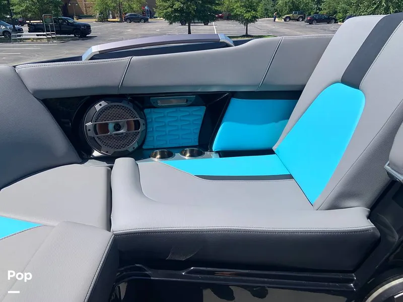 Slide: The Image of Mastercraft X22 2022 - 16574568