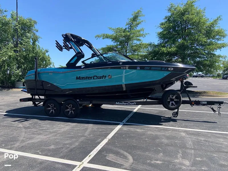 Slide: The Image of Mastercraft X22 2022 - 16572869