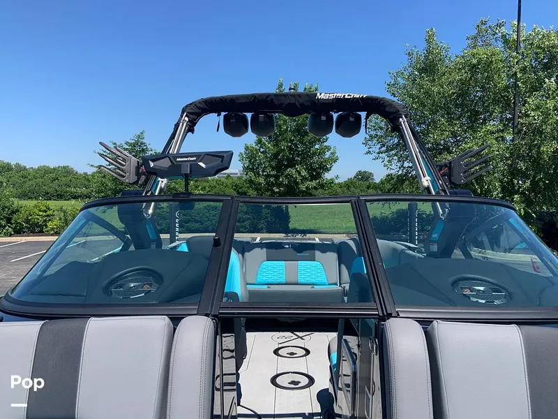 Slide: The Image of Mastercraft X22 2022 - 16574577