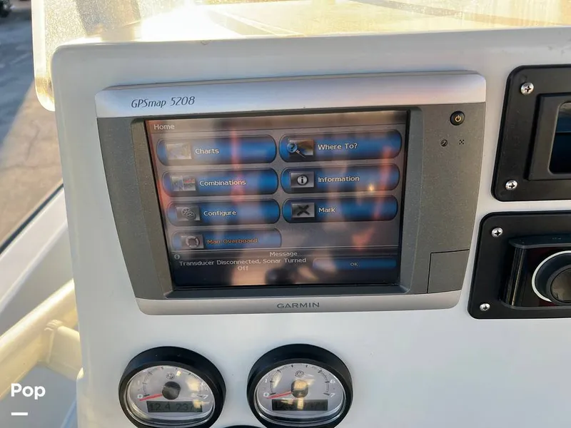 Slide: The Image of Boston Whaler 240 Justice/Outrage 2011 - 16241735