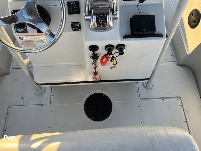 Slide: The Image of Boston Whaler 240 Justice/Outrage 2011 - 16241739