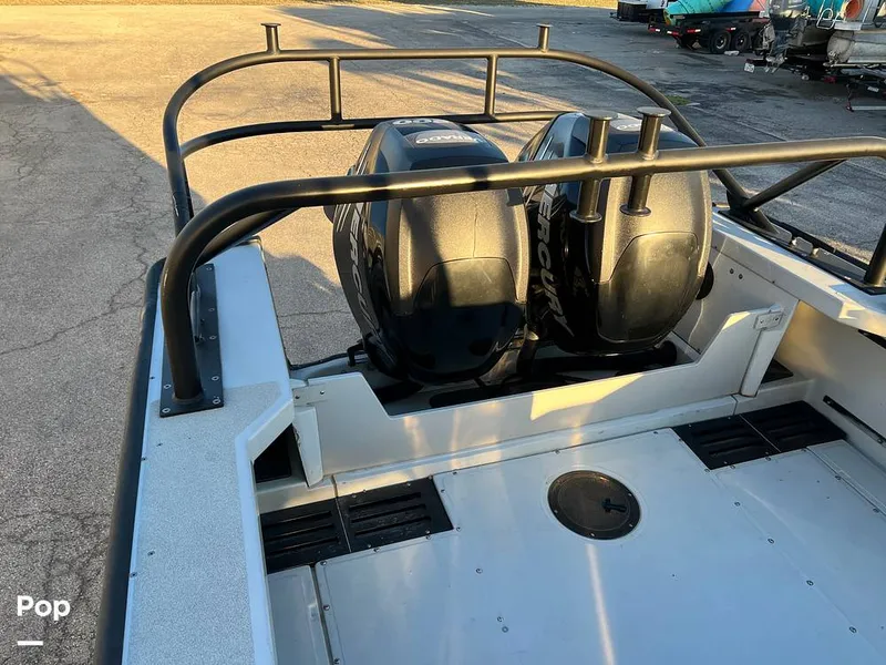 Slide: The Image of Boston Whaler 240 Justice/Outrage 2011 - 16241774