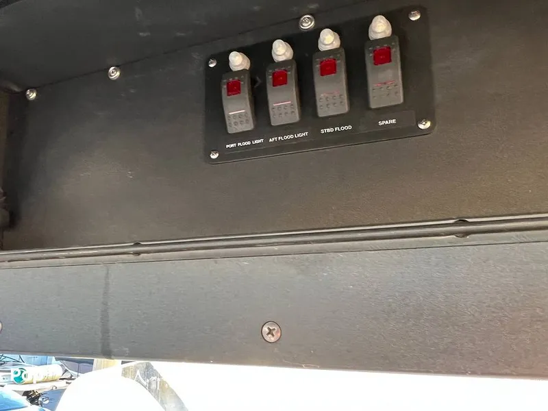 Slide: The Image of Boston Whaler 240 Justice/Outrage 2011 - 16241782