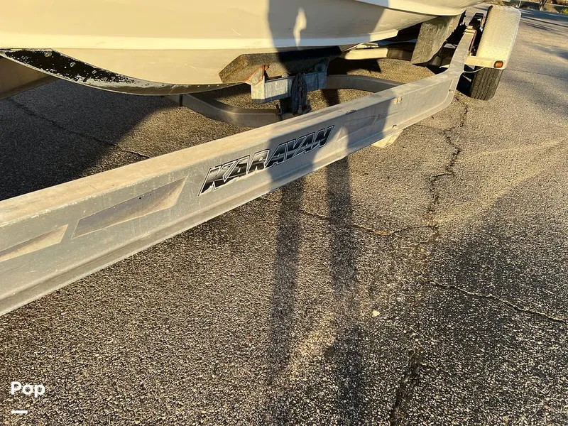 Slide: The Image of Boston Whaler 240 Justice/Outrage 2011 - 16241818