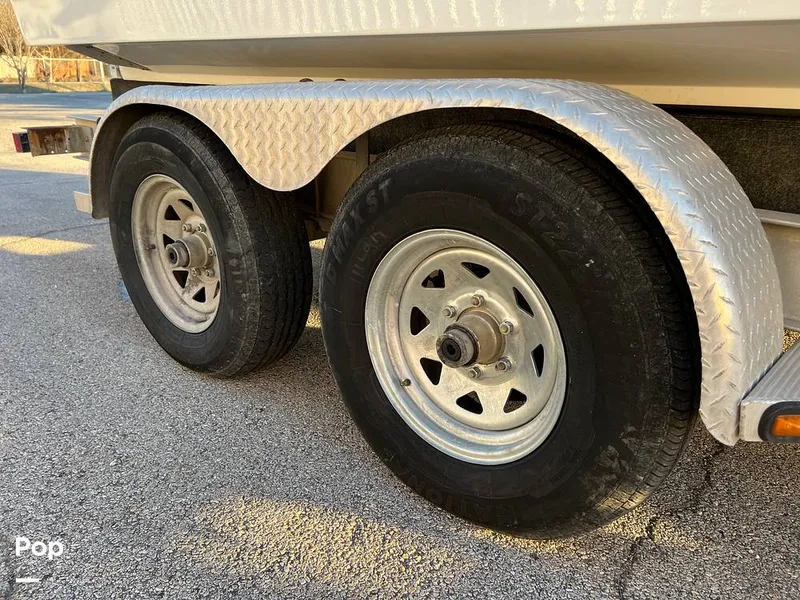 Slide: The Image of Boston Whaler 240 Justice/Outrage 2011 - 16241821