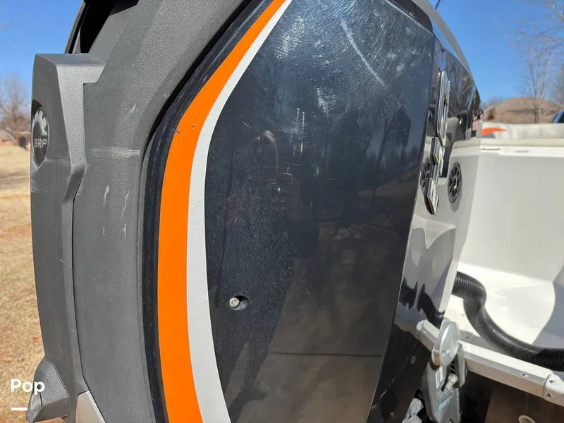 Slide: The Image of Hurricane SS 201 2019 - 16237534