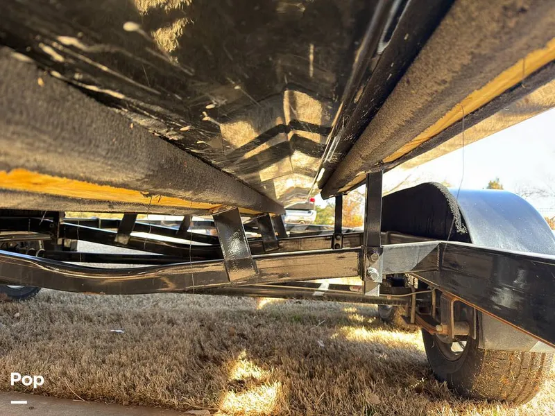 Slide: The Image of Hurricane SS 201 2019 - 16237541