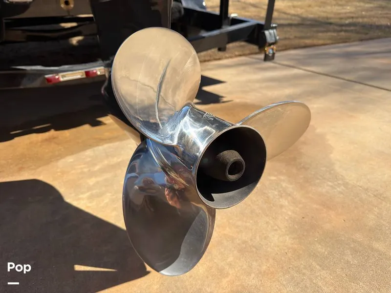 Slide: The Image of Hurricane SS 201 2019 - 16237544