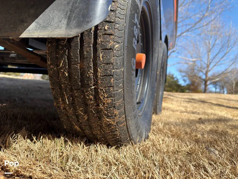 Slide: The Image of Hurricane SS 201 2019 - 16237574