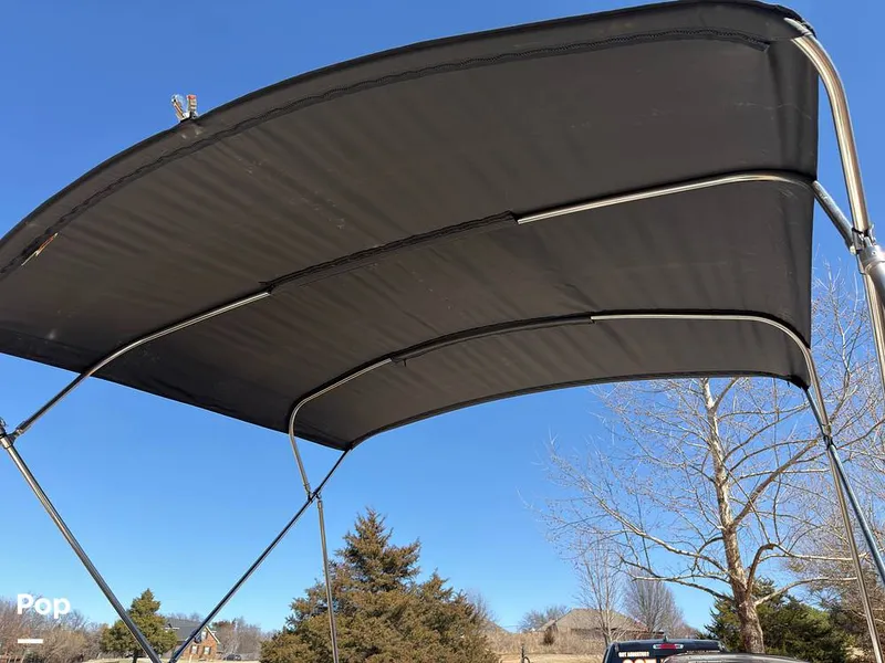 Slide: The Image of Hurricane SS 201 2019 - 16237577