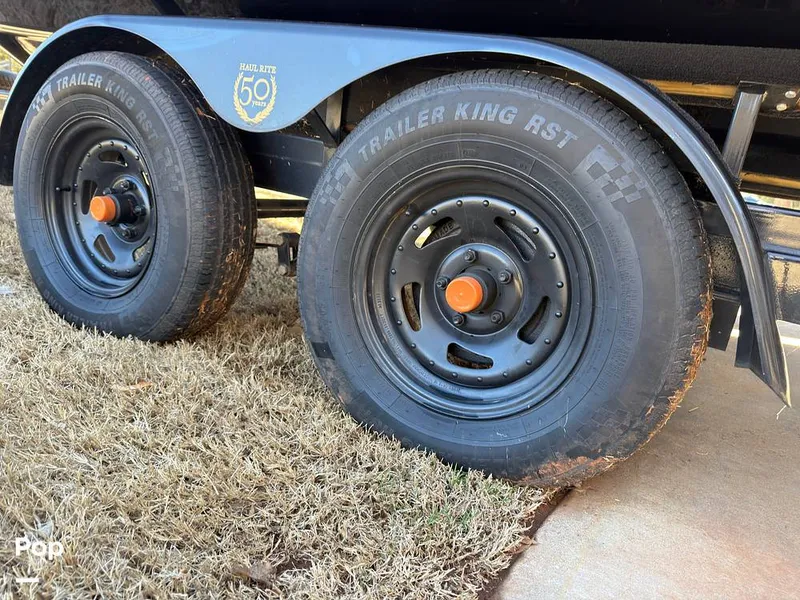 Slide: The Image of Hurricane SS 201 2019 - 16237581