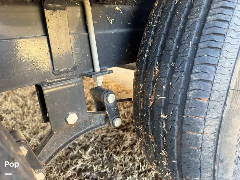 Slide: The Image of Hurricane SS 201 2019 - 16237583