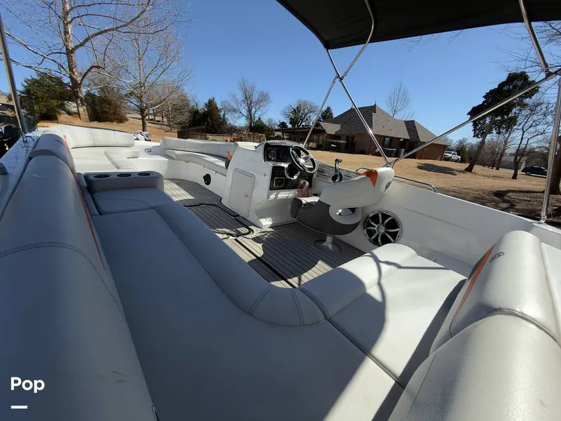 Slide: The Image of Hurricane SS 201 2019 - 16237596