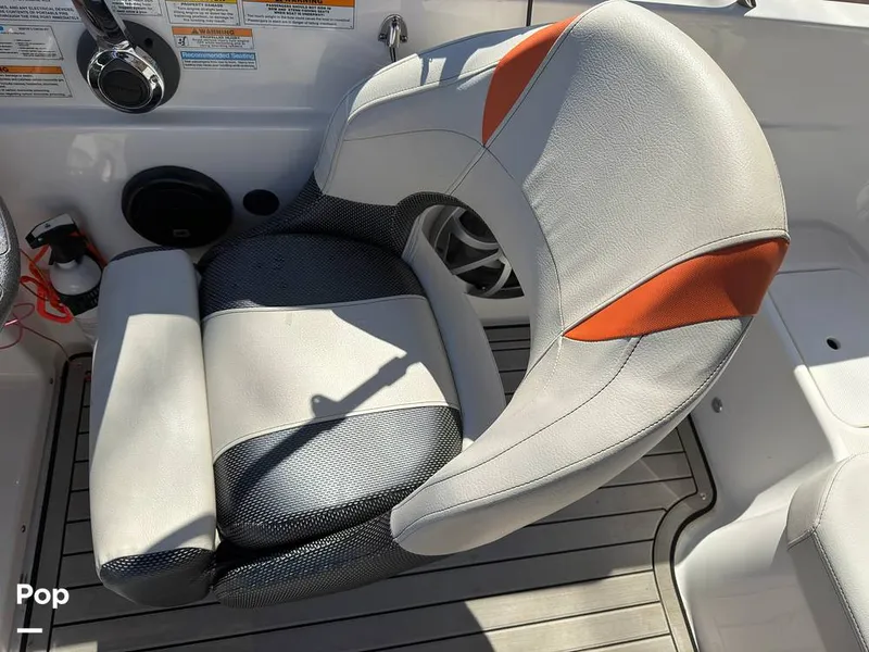 Slide: The Image of Hurricane SS 201 2019 - 16237445