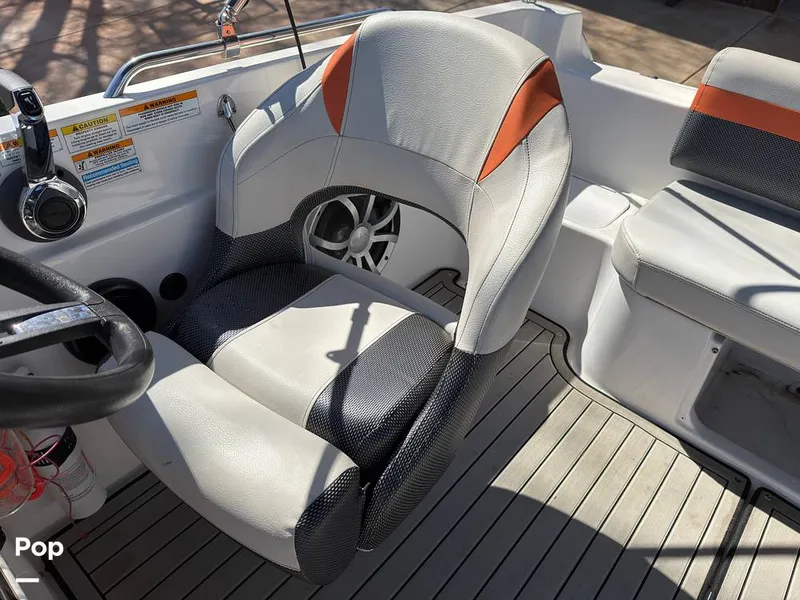 Slide: The Image of Hurricane SS 201 2019 - 16237480