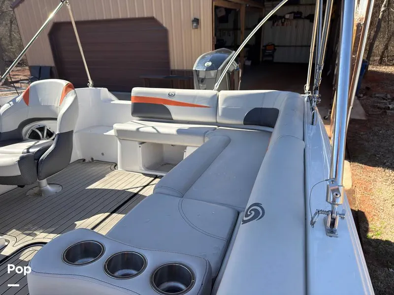 Slide: The Image of Hurricane SS 201 2019 - 16237492