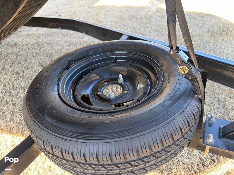 Slide: The Image of Hurricane SS 201 2019 - 16237512