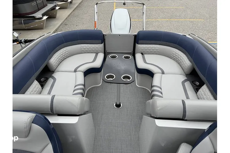 Slide: The Image of Crest Continental 250 SLC 2024 - 16810076