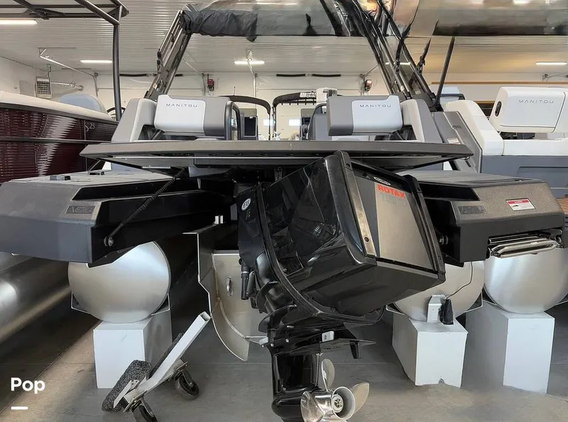 Slide: The Image of Manitou 22 Cruise Switchback 2024 - 16240077