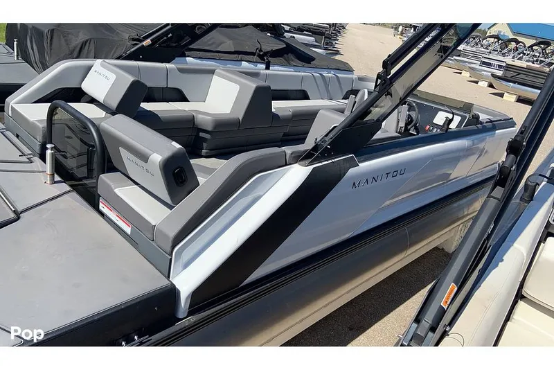 Slide: The Image of Manitou 22 Cruise Stealth 2024 - 16240084