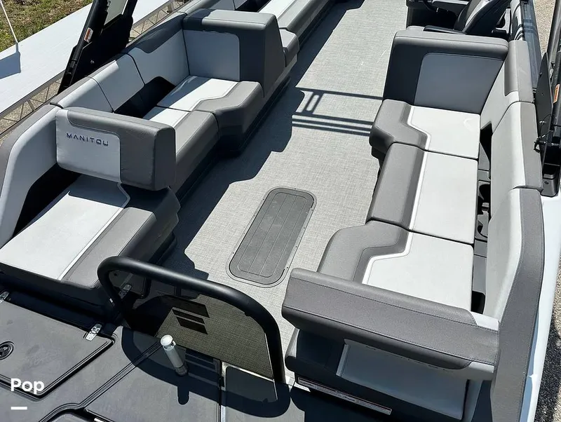 Slide: The Image of Manitou 22 Cruise Stealth 2024 - 16240098