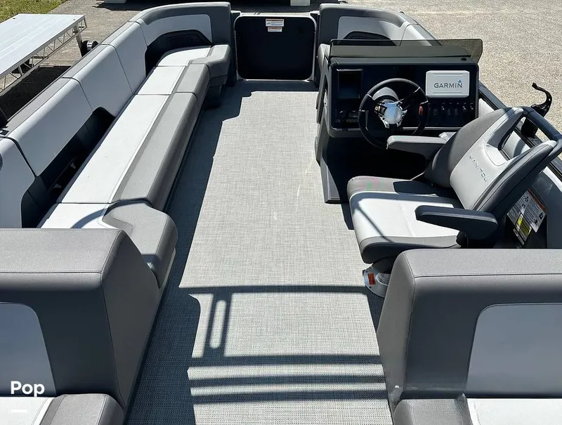 Slide: The Image of Manitou 22 Cruise Stealth 2024 - 16240099