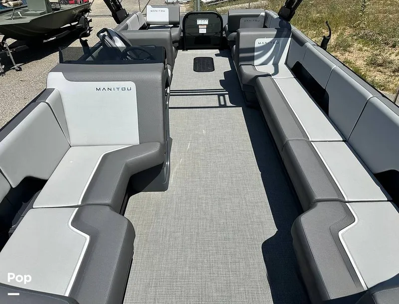 Slide: The Image of Manitou 22 Cruise Stealth 2024 - 16240101