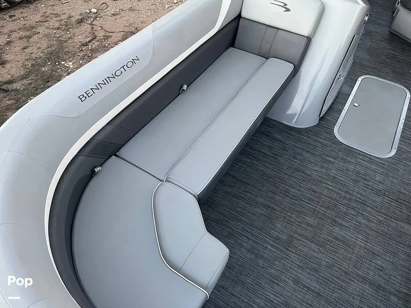 Slide: The Image of Bennington 22SSX 2021 - 16280091