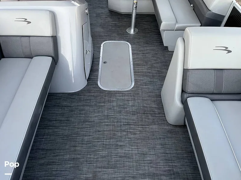 Slide: The Image of Bennington 22SSX 2021 - 16280092