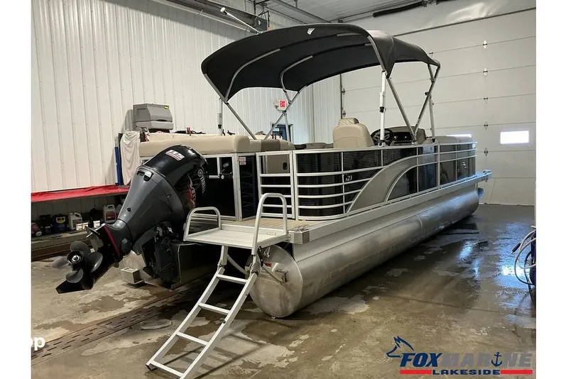 Slide: The Image of Bennington 23 GL 2019 - 16284421