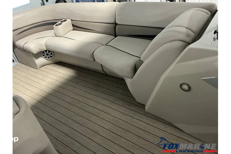 Slide: The Image of Bennington 23 GL 2019 - 16284429