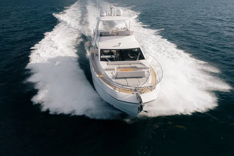 Slide: The Image of Azimut 60 Fly 2020 - 33