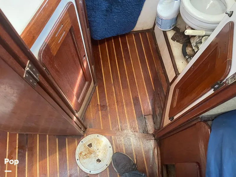 Slide: The Image of Aft Bathroom - 16296298