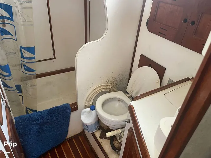 Slide: The Image of Aft Bathroom - 16296299