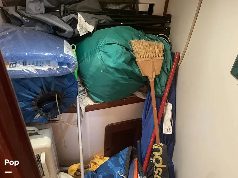 Slide: The Image of Forward Bathroom/using For Storage - 16296340