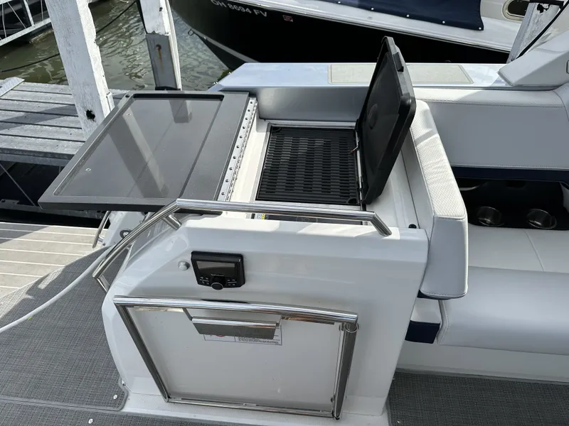 Slide: The Image of Formula 380SSC 2021 - 17