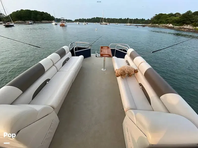 Slide: The Image of Peace of mind: Ask for a complimentary BoatHistoryReport report ($39.99 value) - I1