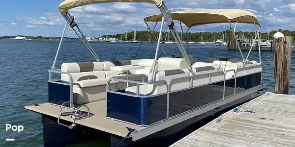 Slide: The Image of Peace of mind: Ask for a complimentary BoatHistoryReport report ($39.99 value) - I1