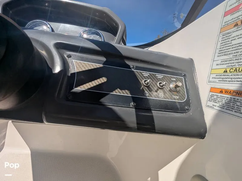 Slide: The Image of Bayliner VR6 2022 - 16255399